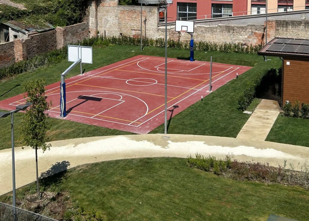Immagine di un campo da basket